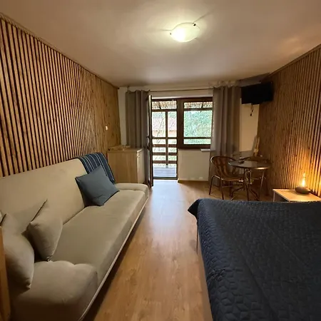 Pod Debami Feriested Pobierowo