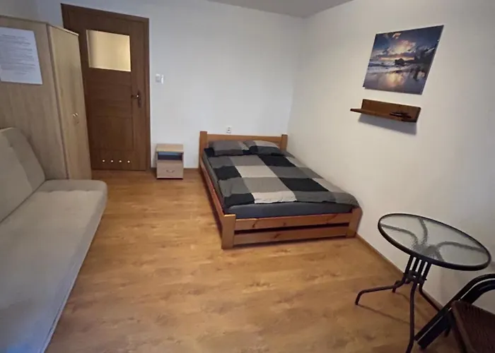 Pod Debami Pobierowo