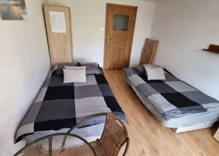 Pod Debami Pobierowo