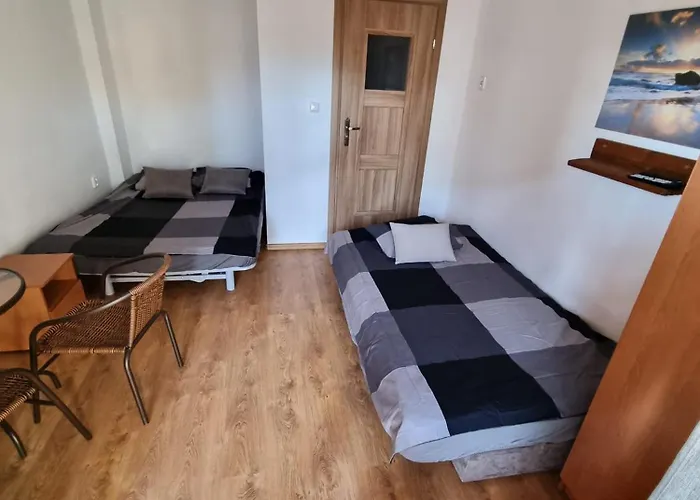 Pod Debami Pobierowo